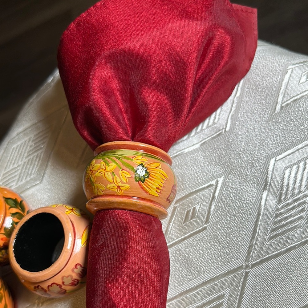 Hand-Painted Floral Napkin Rings Set - Picture 2 of 6